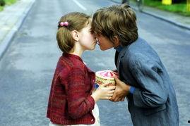 娱乐吃瓜君两小无猜